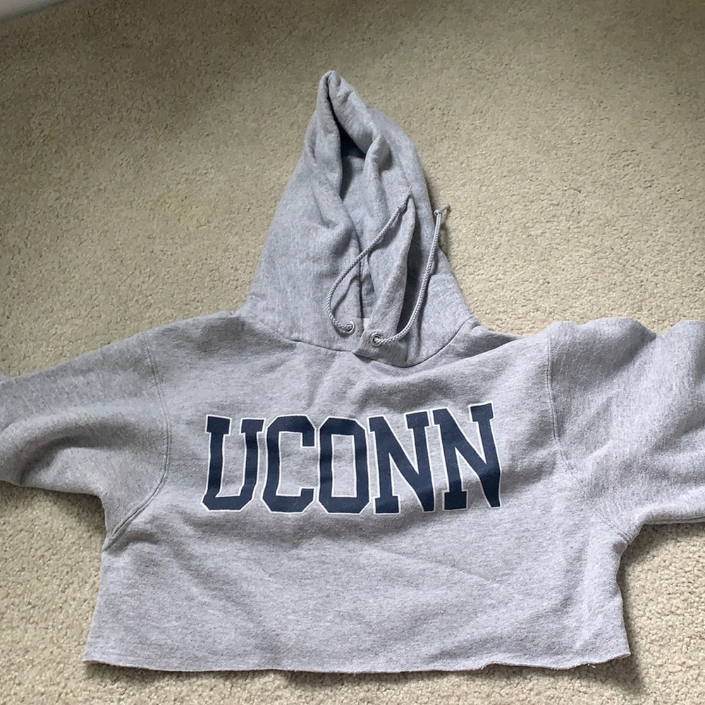 Cropped UCONN hoodie